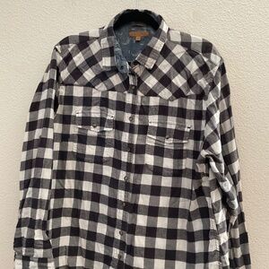 Plaid Flannel Jachs Girlfriend Long Sleeved Snap Up Size XL Soft Black and White